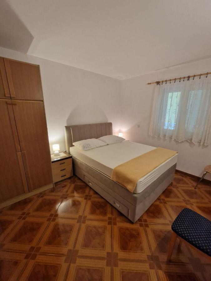 Apartments Marija Писак Екстер'єр фото