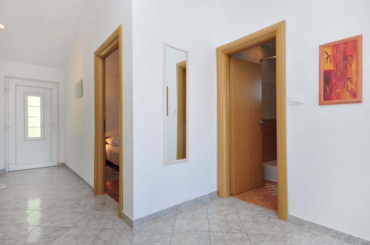 Apartments Marija Писак Екстер'єр фото