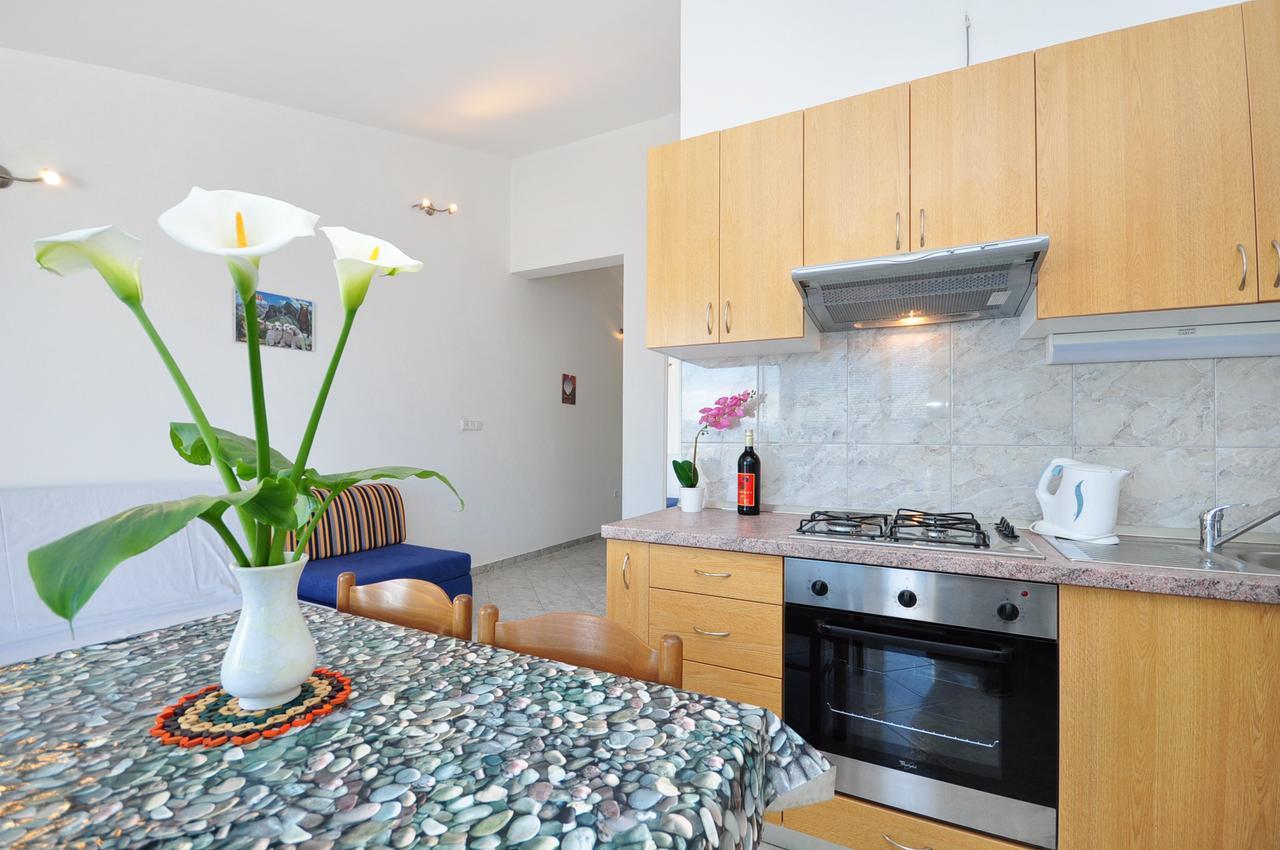 Apartments Marija Писак Екстер'єр фото