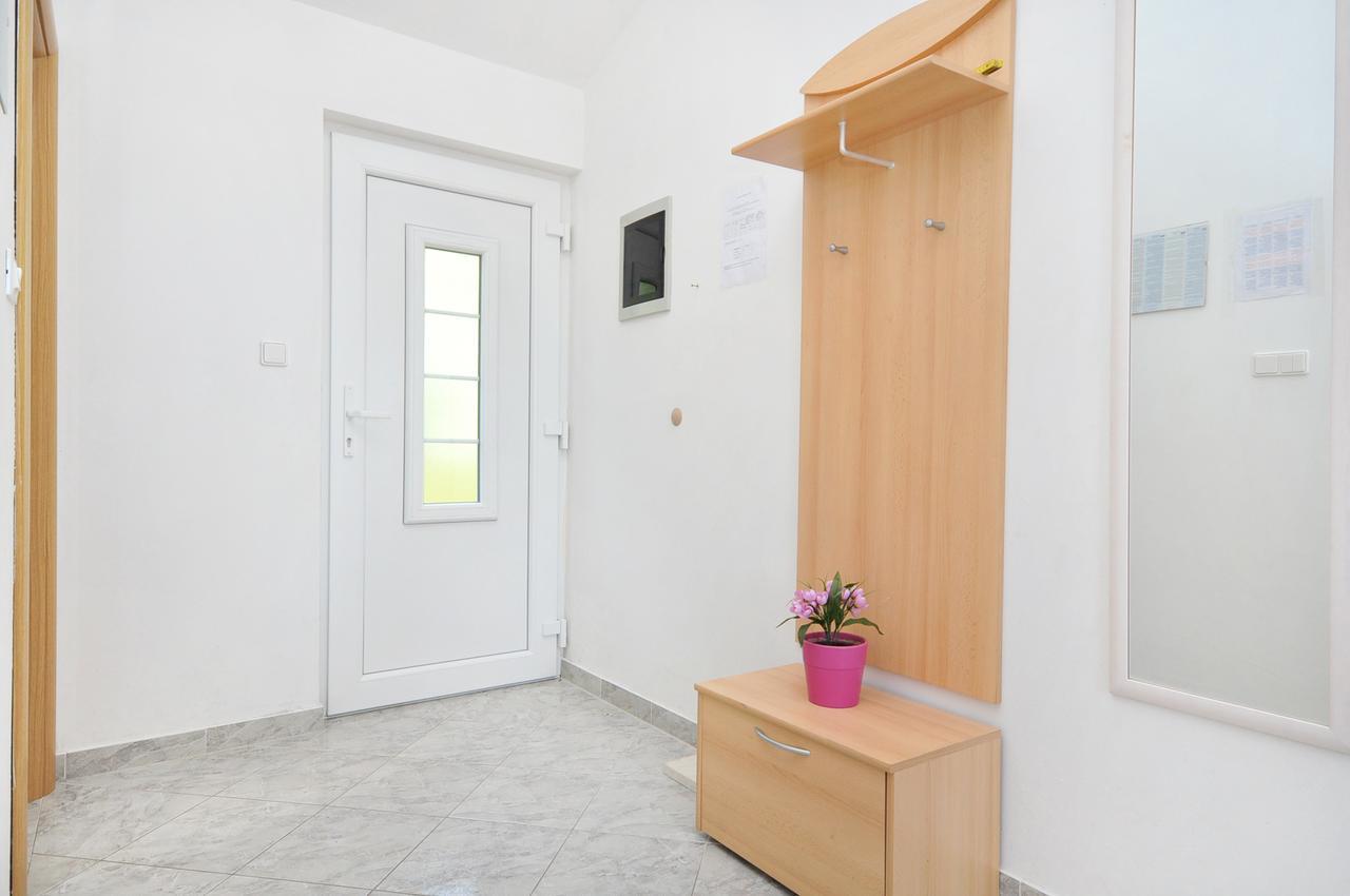 Apartments Marija Писак Екстер'єр фото