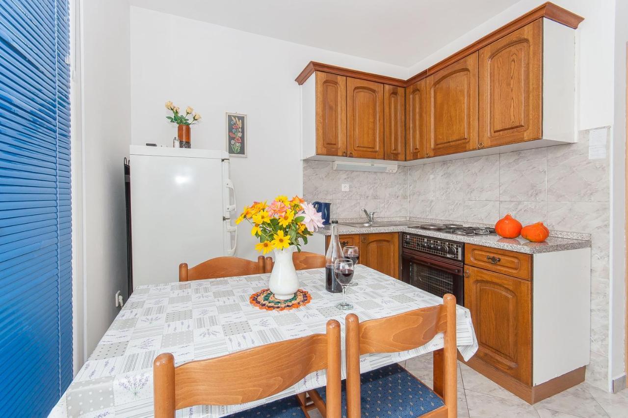 Apartments Marija Писак Екстер'єр фото