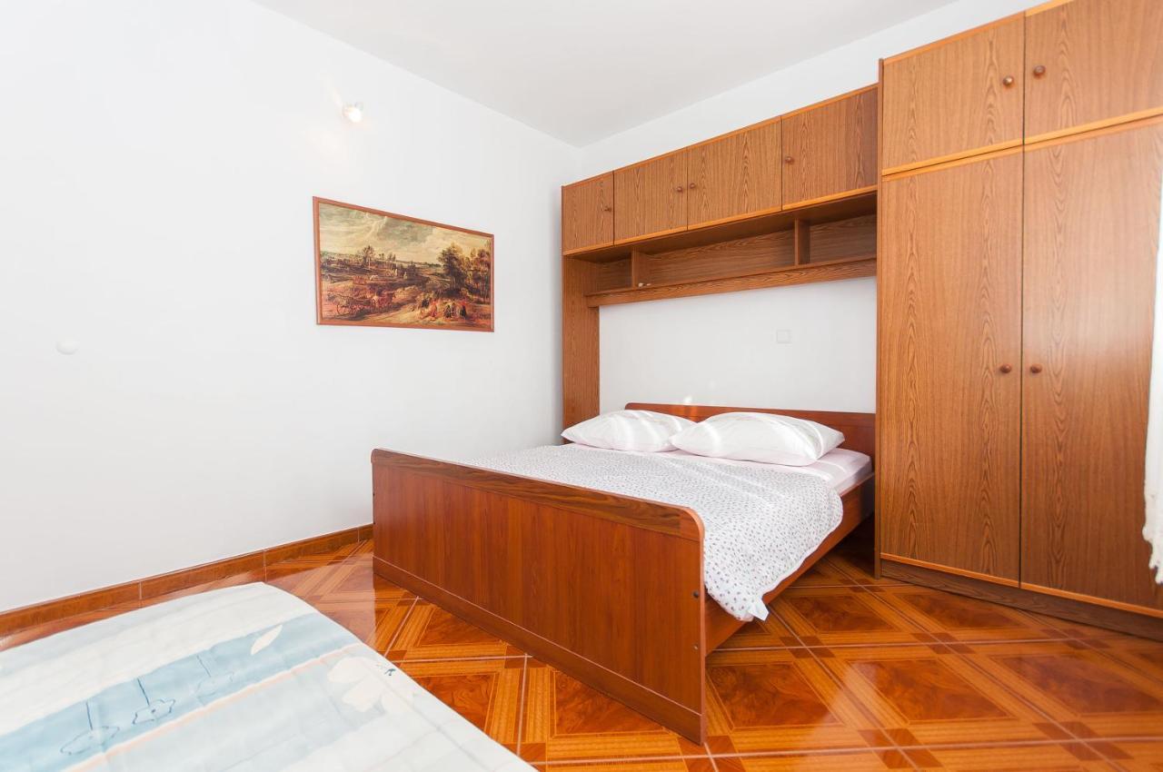 Apartments Marija Писак Екстер'єр фото