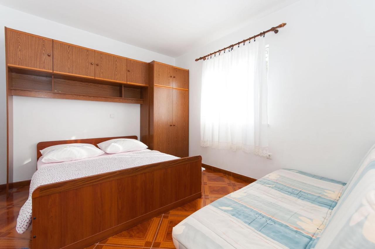 Apartments Marija Писак Екстер'єр фото