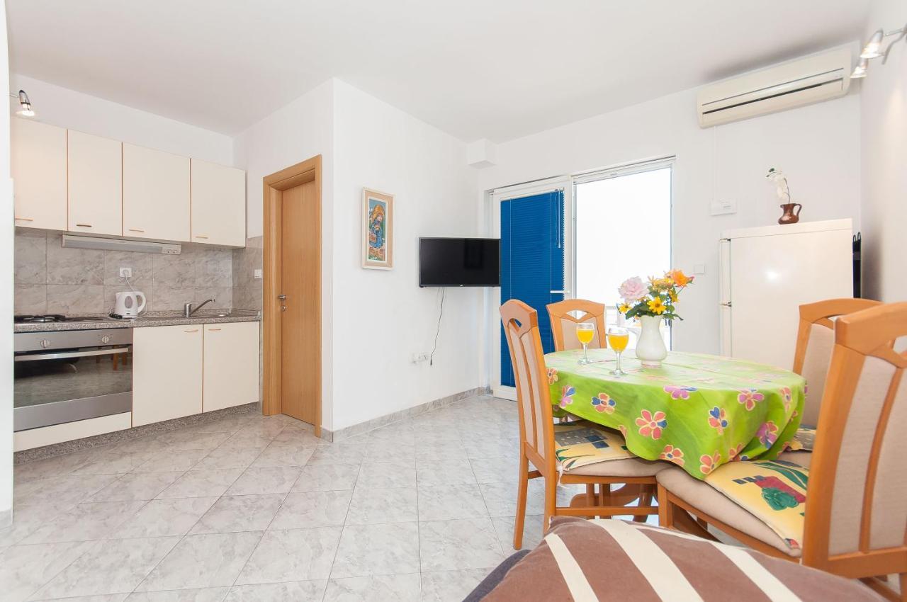 Apartments Marija Писак Екстер'єр фото