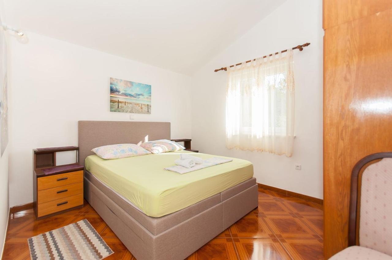 Apartments Marija Писак Екстер'єр фото
