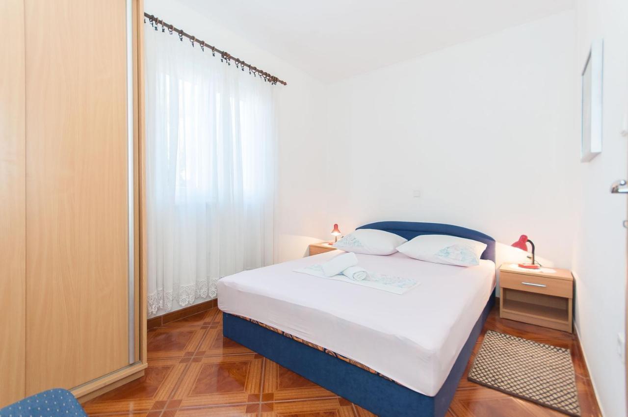Apartments Marija Писак Екстер'єр фото