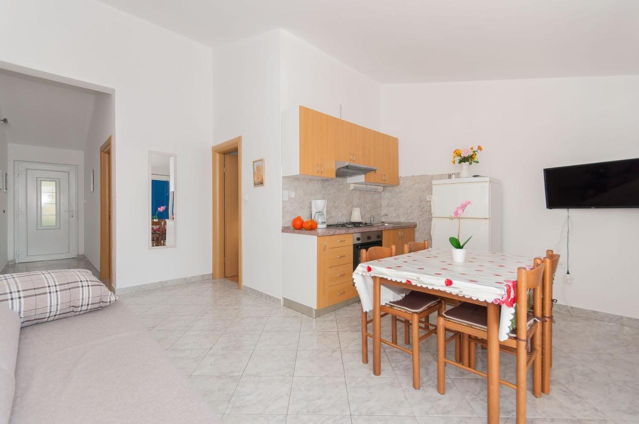 Apartments Marija Писак Екстер'єр фото