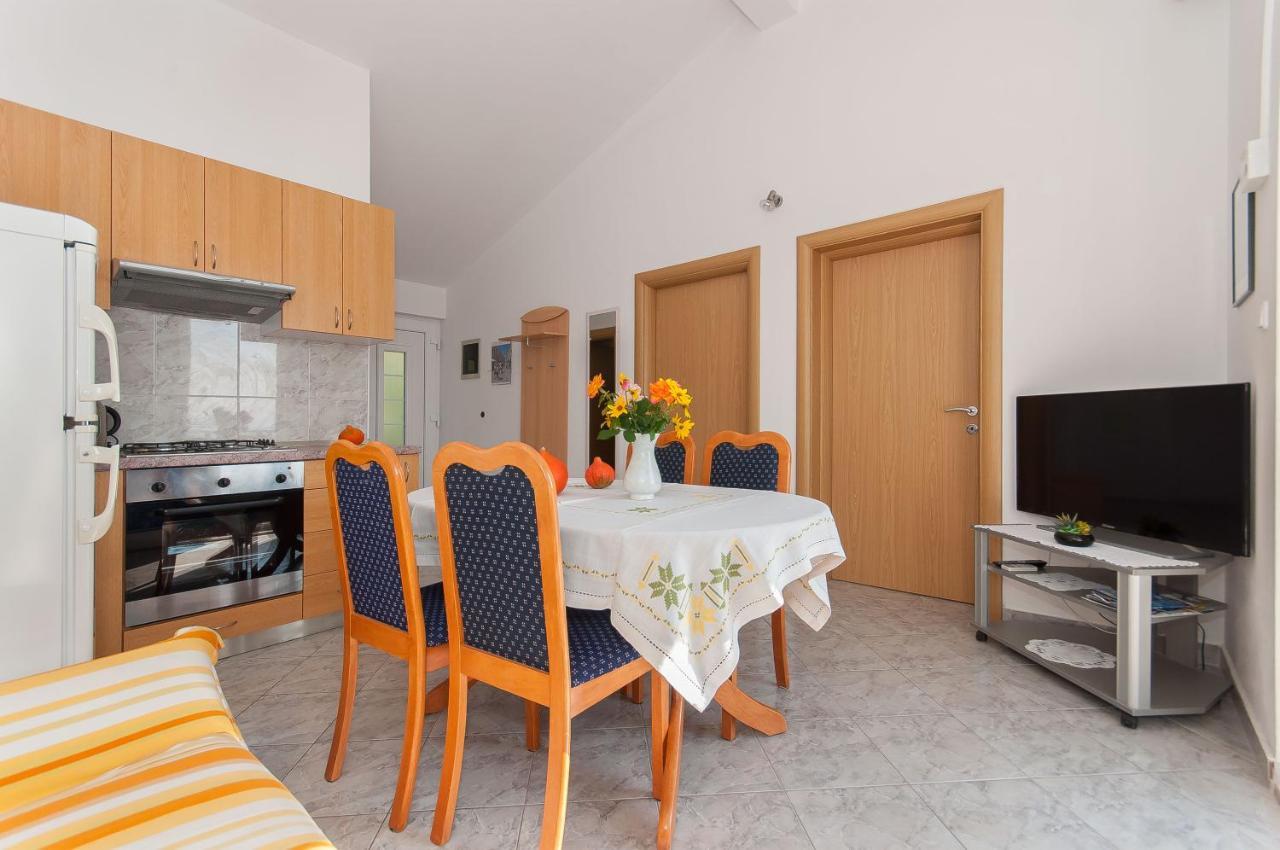 Apartments Marija Писак Екстер'єр фото